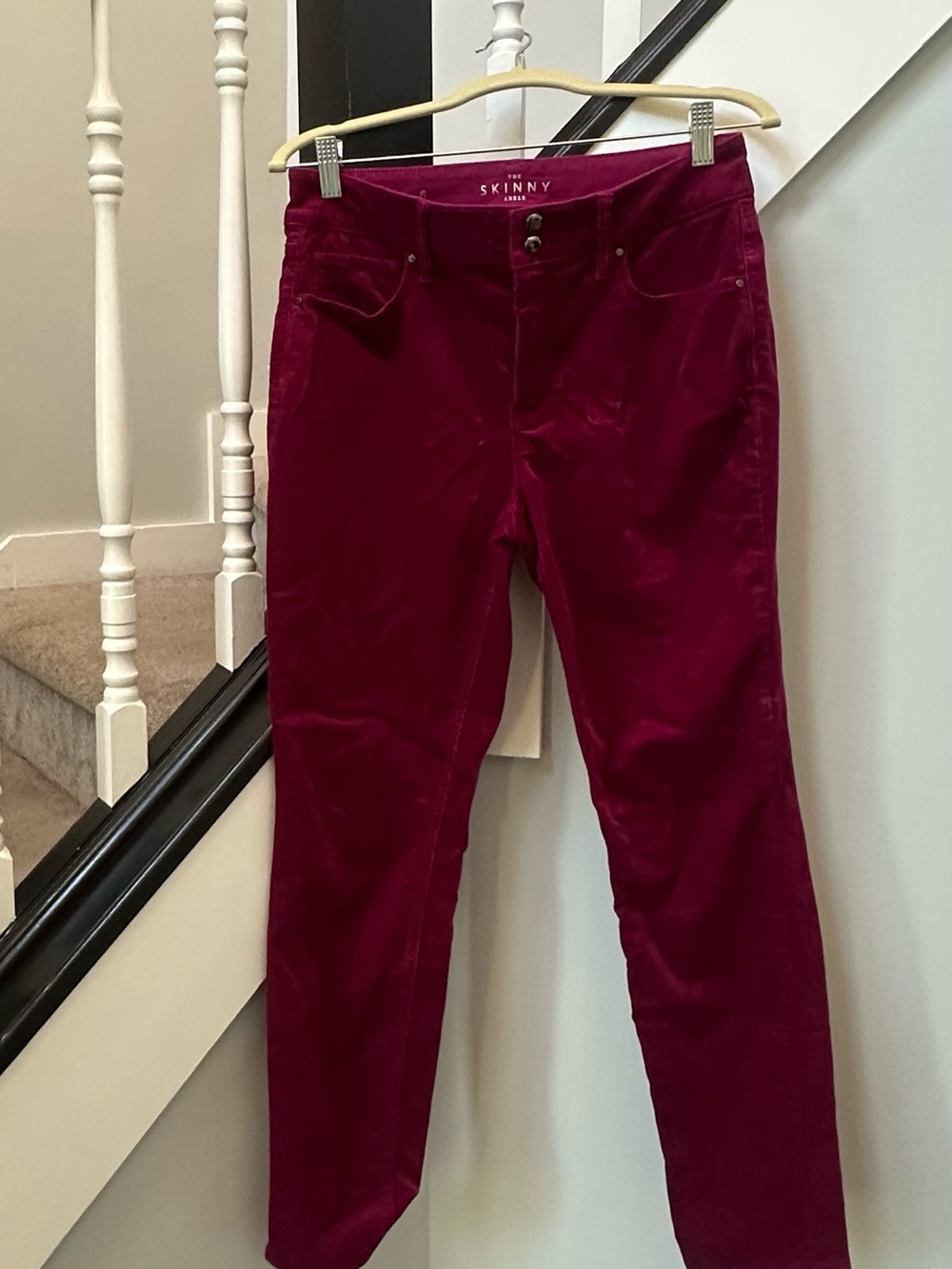 White House Black Market Skinny Jeans in Burgundy- Size 6. $32